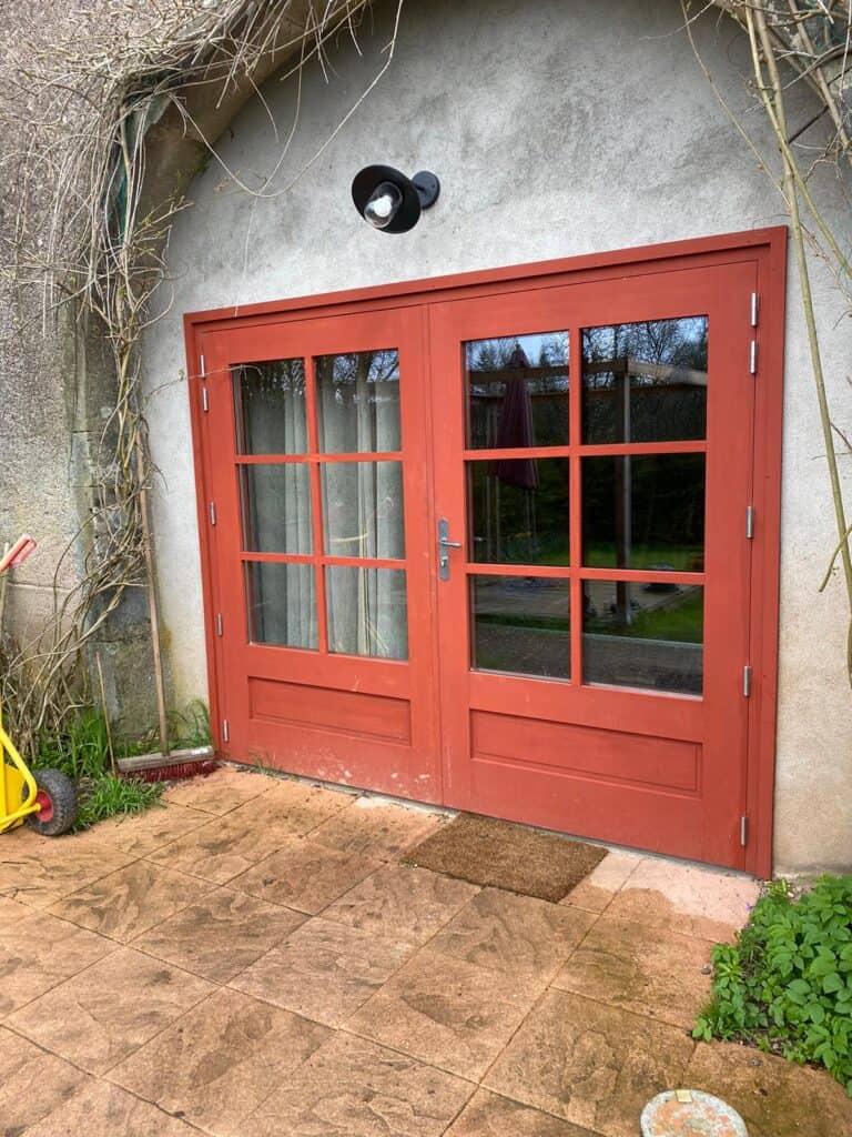 portes rouge suédois