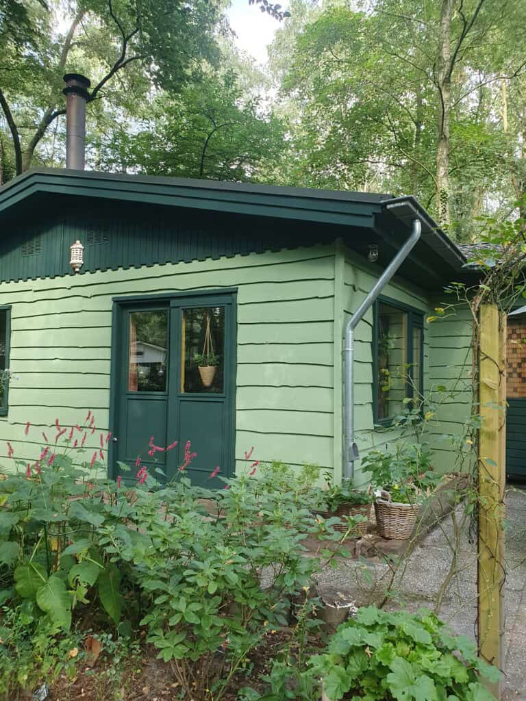 peinture d'une maison en vert Moose Färg