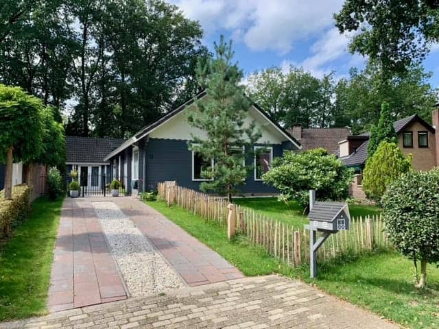 Maison en Skiffer Grå et Grädde